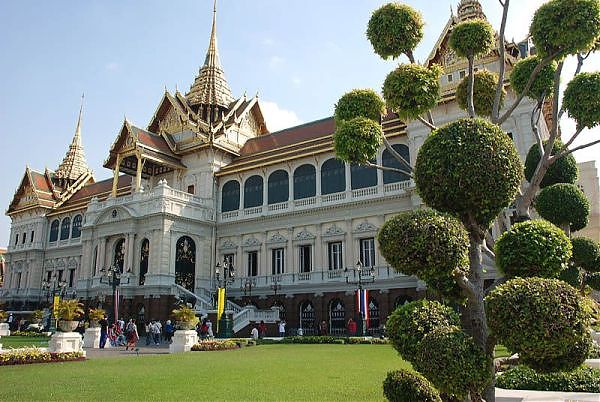 ФОТО №1 Дворец Чакри Маха Прасад – одно из красивейших строений уникального сооружения столицы Тайланда