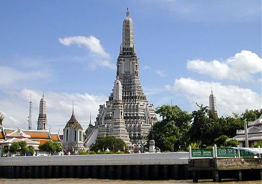 ФОТО №1 Храм Рассвета или Wat Arun, расположен в столице Тайланда
